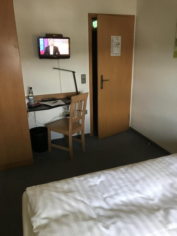 Hotel Am Maibaum Neuenrade Buitenkant foto