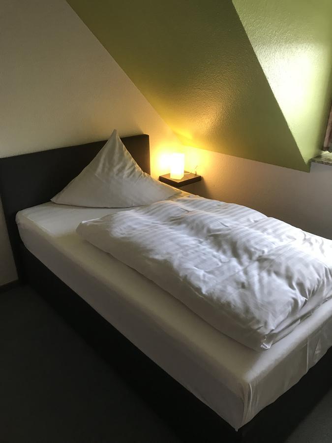 Hotel Am Maibaum Neuenrade Buitenkant foto